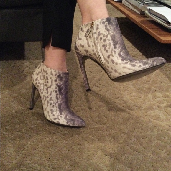 GUCCI Snake-Skin Print Booties - Picture 7 of 10